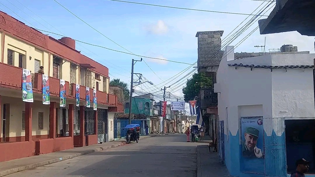 La Barriada del Condado en el municipio Santa Clara se prepara para la celebración del día de la Rebeldía Nacional,con un movimiento donde el pueblo es el protagonista impulsado por las organizaciones <a href="/cdr_cuba/">CDR de Cuba</a> #FMC <a href="/AcrcNacional/">Dirección Nacional ACRC</a> #PoderPopular, limpieza, embellecimiento y unidad