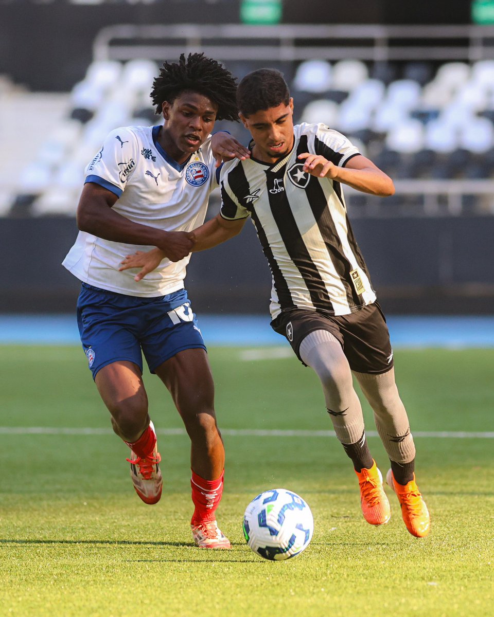 base_botafogo's tweet image. Intervalo de jogo: Botafogo e Bahia vão empatando sem gols pelo Campeonato Brasileiro Sub-17. ⌚️
📺 Assista ao vivo com imagens: youtube.com/live/Fkbc4UNt7…
📸 Arthur Barreto / BFR