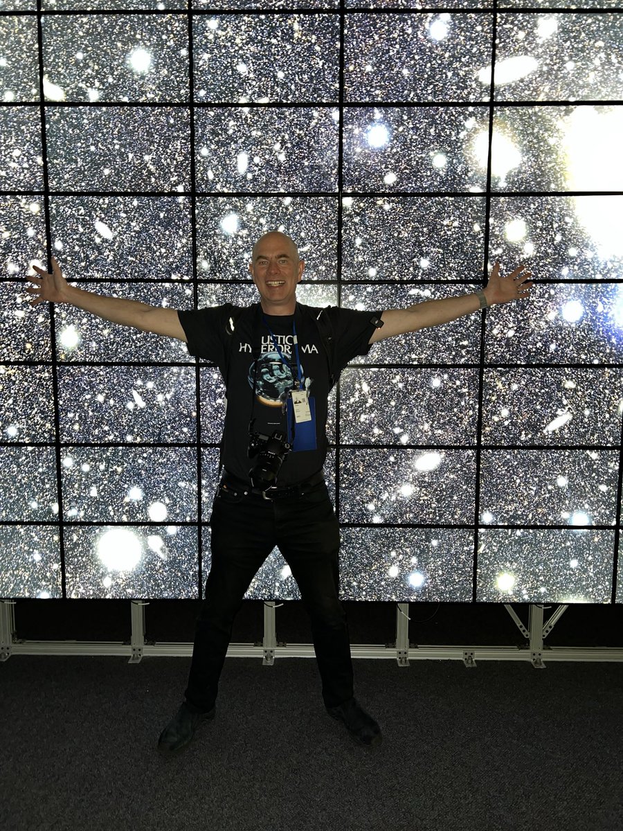 DJSnM's tweet image. Massive thanks are due to @NASAAmes who took a group of science creators on a tour of some of their world class facilities. This was a packed day where we got to interact directly with the people who make @NASA great, from machinists building hardware, scientists doing important…