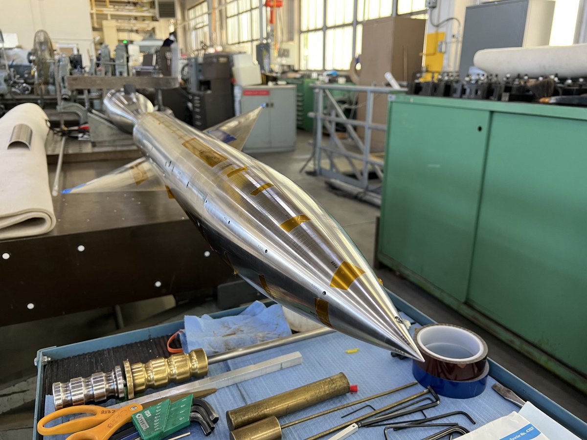 DJSnM's tweet image. Massive thanks are due to @NASAAmes who took a group of science creators on a tour of some of their world class facilities. This was a packed day where we got to interact directly with the people who make @NASA great, from machinists building hardware, scientists doing important…