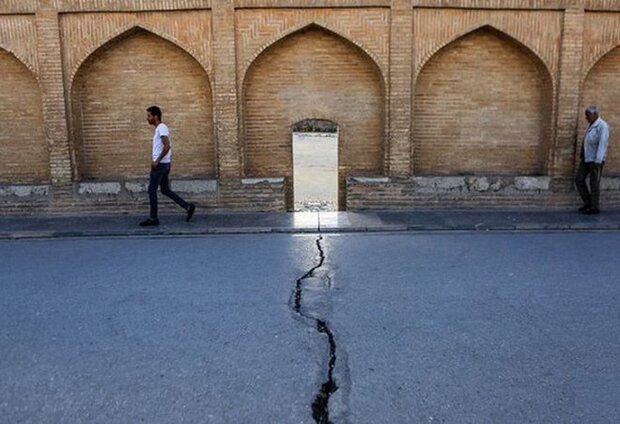 abornaei's tweet image. اصفهان ۱۰ سال آینده را نخواهد دید...
بلایی که #محمود_افعان موفق نشد بر سر #اصفهان بیاورد #علی_خامنهای با موفقیت انجام داد!