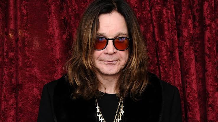 Descanse en paz el buen Ozzy. 🦇🕊