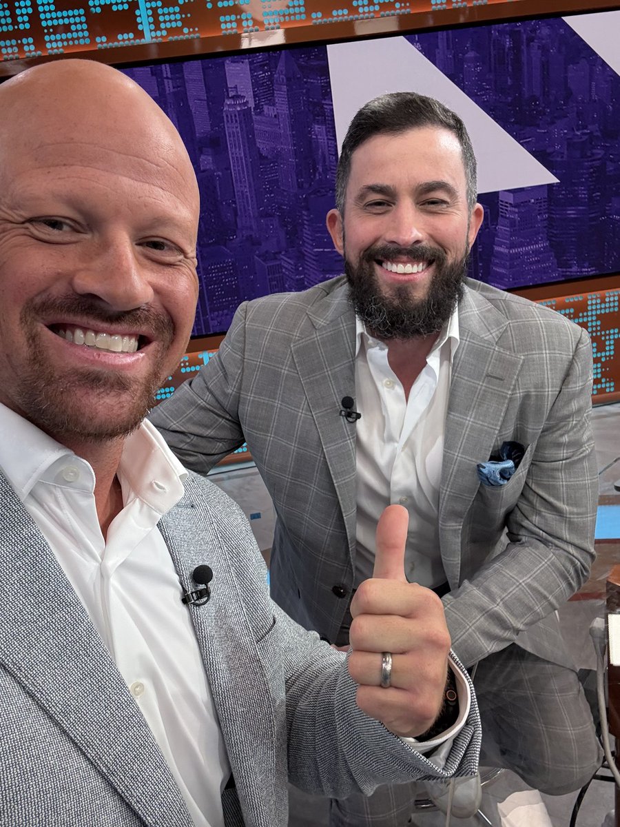 danielnewmanUV's tweet image. In the chair. Next two hours guest hosting at the @YahooFinance desk with Josh Lipton talking $GOOGL $AMD $AMZN and more. Let’s go! 🚀🙌🏻