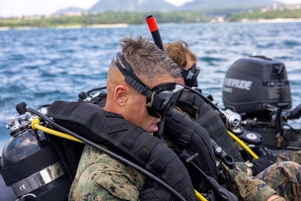 PacificMarines's tweet image. Oxygen Is Overrated! 🤿
#PacificMarines with @3d_Marine_Div conduct a search and recovery dive drill on Camp Schwab, Okinawa, Japan, July 15, 2025.
📸: Lt. Col. Jeff Brewer and LCpl. Kendrick Jackson | @USMC