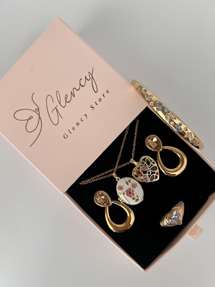 glencystore's tweet image. Bu tweeti beğen, yoruma beğendiğin seti yaz ve bizden sürpriz DM bekle 💖