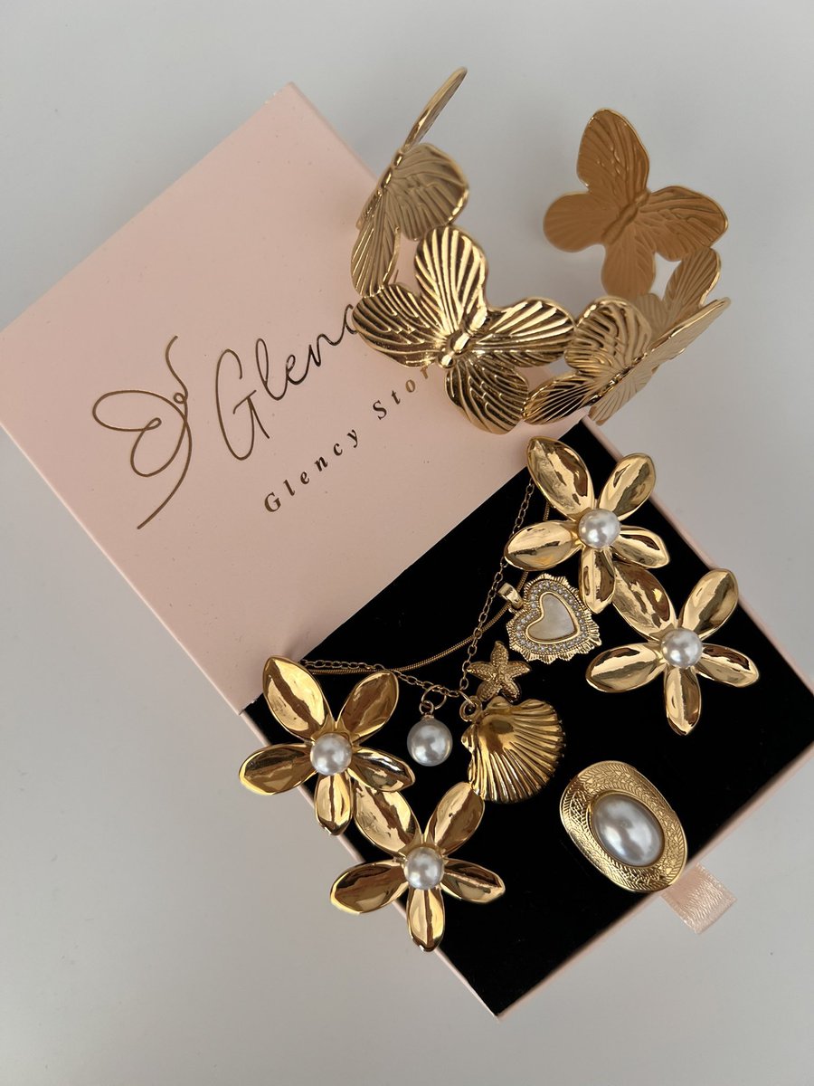 glencystore's tweet image. Bu tweeti beğen, yoruma beğendiğin seti yaz ve bizden sürpriz DM bekle 💖