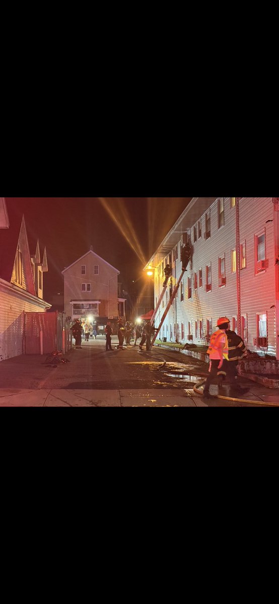 scooperon7's tweet image. Fatal fire update:DA and State Fire Marshal say Fall River assisted living facility tragedy was the result of oxygen concentrator or improper use of smoking materials in the room of one of the 10 victims who lived on the second floor…Fire was accidental not intentional #7News