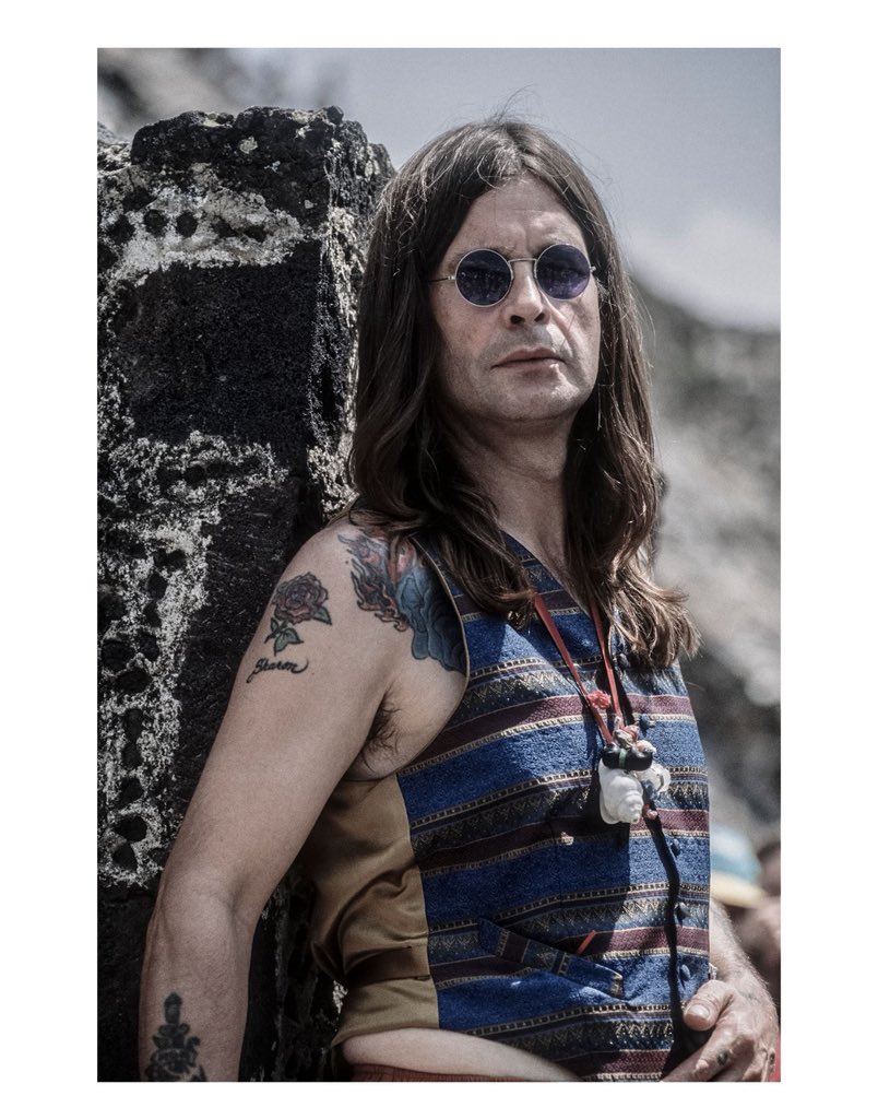 Jazzrockman's tweet photo. Ozzy Osbourne, una figura fundamental en la historia del Rock, ha fallecido.
Ozzy visitó México en varias ocasiones, y este retrato realizado en Teotihuacán en 1995 es, sin duda, uno de los más importantes para mí.
Descanse en paz.
Fotografía: Fernando Aceves. https://t.co/ryPBeDiZ1n