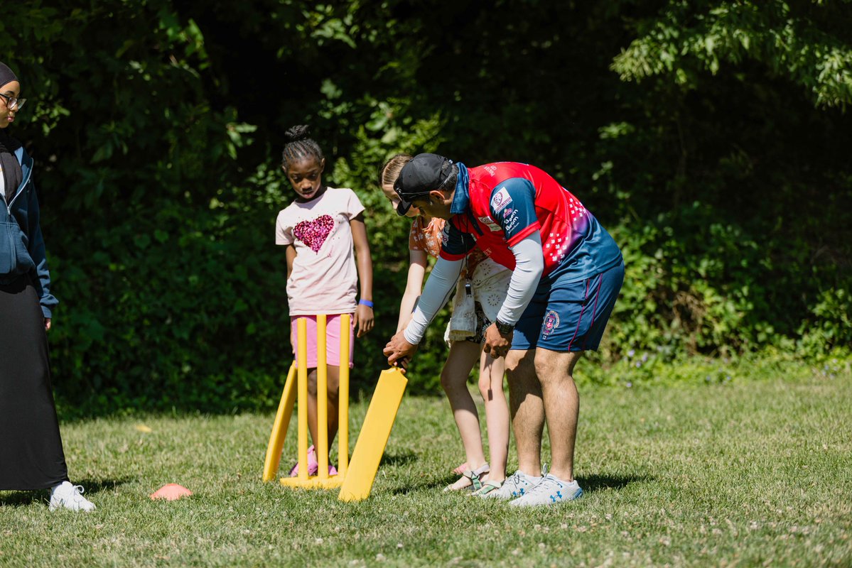 TorontoPolice's tweet image. Our members had the chance to teach their favourite sports to kids today at the @TPAAAca Playground Games - a great tradition that introduces and keeps children engaged in sports
tps.ca/media-centre/f…