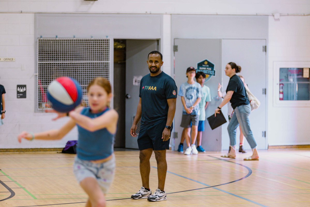 TorontoPolice's tweet image. Our members had the chance to teach their favourite sports to kids today at the @TPAAAca Playground Games - a great tradition that introduces and keeps children engaged in sports
tps.ca/media-centre/f…