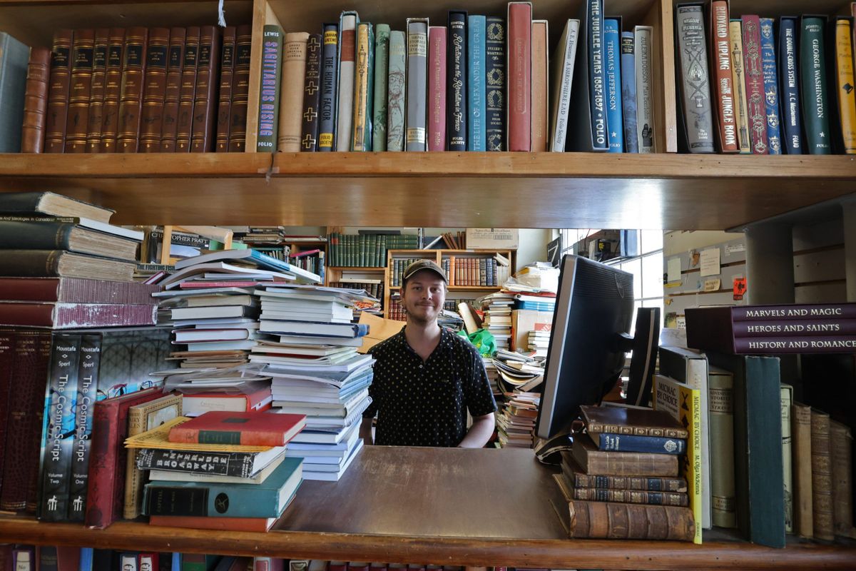 chronicleherald's tweet image. Well-known Dartmouth book store to close: ‘It was like stepping into a Harry Potter world’ saltwire.com/nova-scotia/ha…