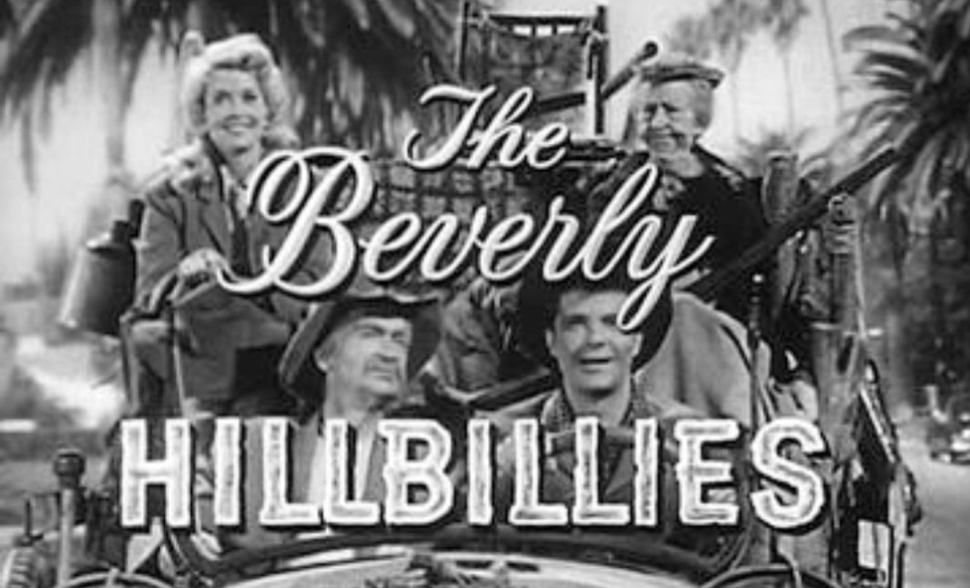 Who is your favorite character? 
I liked granny (Irene Ryan)
I still watch reruns today 😂