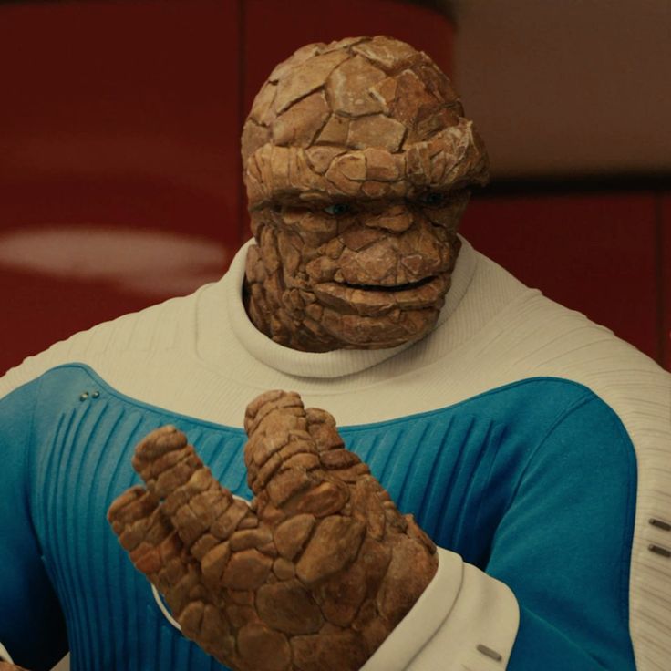 MCUFilmNews's tweet image. Ebon Moss-Bachrach talks about the scenes that were cut from 'THE FANTASTIC FOUR: FIRST STEPS'.
"Oh, we shot a really beautiful kind of homage to the s*x scenes of the ‘70s. There's like a 35-minute intimacy scene between Ben and…”
(Source: @Collider)