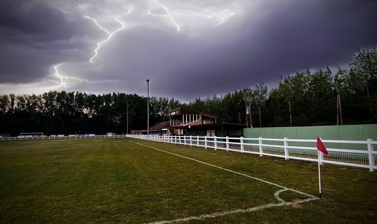 ElyCityFC's tweet photo. ๐๏ธ The @DEMCOM_UK Stadium #demcomdays
โ๏ธ Last night we saw a storm rumble over โThe Demcomโฆโ - thereโs another one coming Saturday as we welcome Harleston Town in our first league game of the season.
Itโs nearly timeโฆ โณโก๏ธ
#robins #YouthTakeover #demcomdays #robinsunite https://t.co/7yax6U7u9T