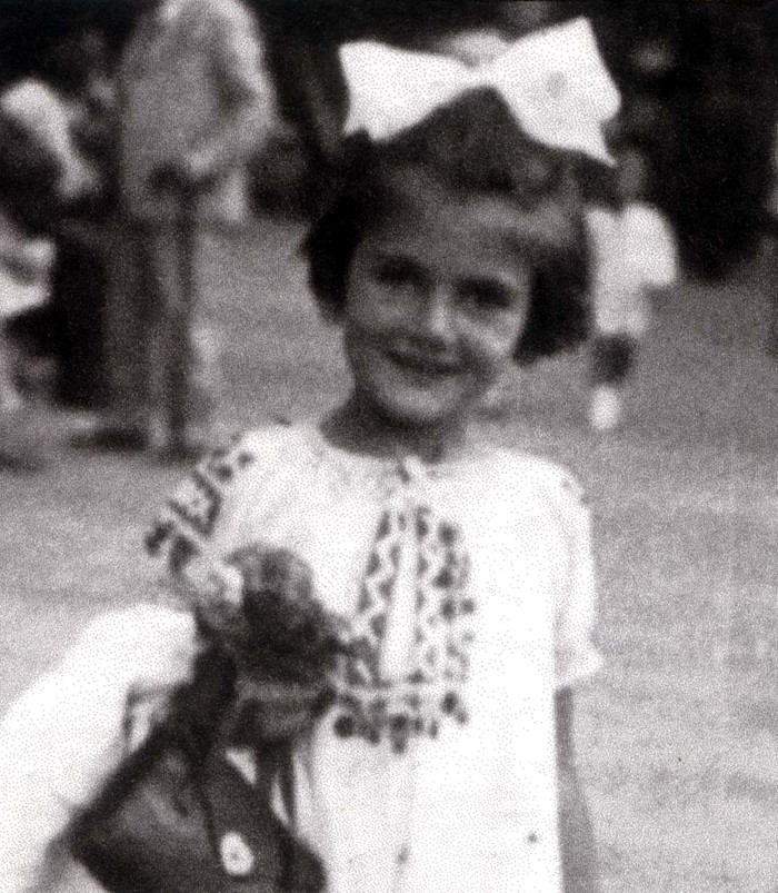 AuschwitzMuseum's tweet image. 22 July 1934 | A Czech Jewish girl, Eva Haasová, was boron in Znojmo.
She was deported to #Auschwitz from #Theresienstadt Ghetto on 19 October 1944. She was murdered in a gas chamber after the selection.
