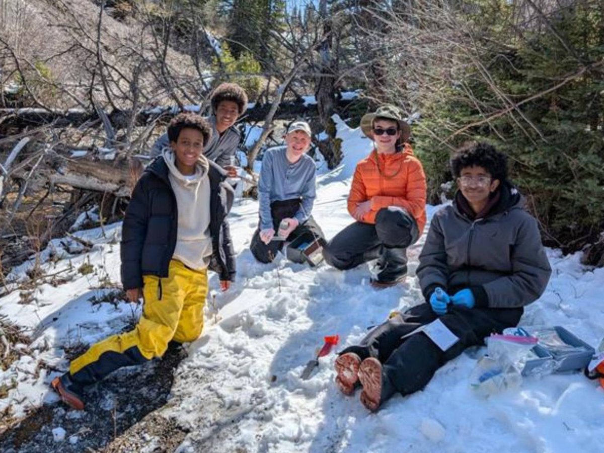 calgaryzoo's tweet image. Calling all young conservationists! 🌿
Do you know a passionate teen aged 14–17 who’s eager to make a difference for wildlife and wild places? The Conservation Champions Club is now accepting applications!
Applications close August 4th: bit.ly/3wFGa6t
#YourZooYYC