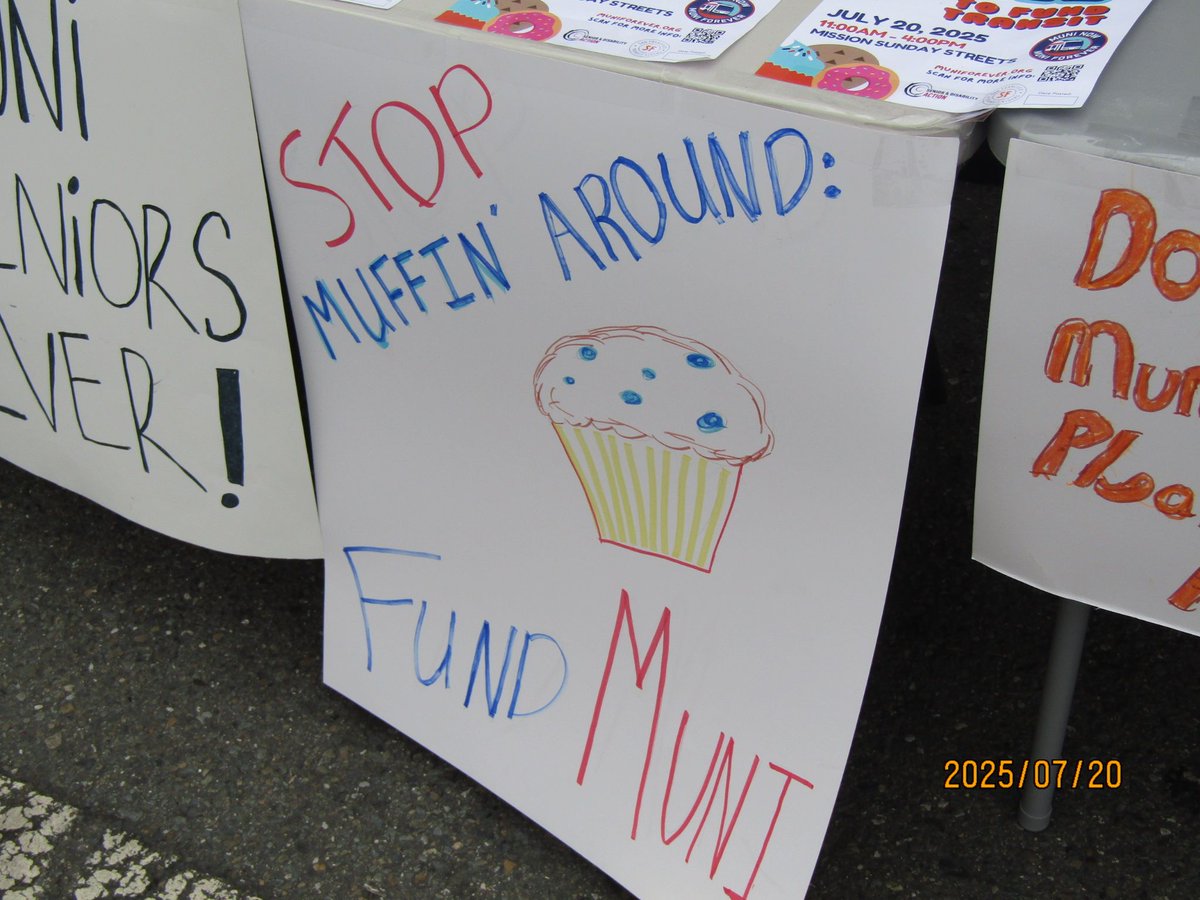SFTRU's tweet image. This past Sunday, @Muni_Forever, @SFTRU, and @sdaction1 hosted a Bake Sale to Fund Muni. If our city leaders can't agree on an equitable way to fund Muni, then we'll have to sell A LOT of baked goods to address the agency's $350 million deficit.
📸 : Terence Chrisman Jr (Koga)
