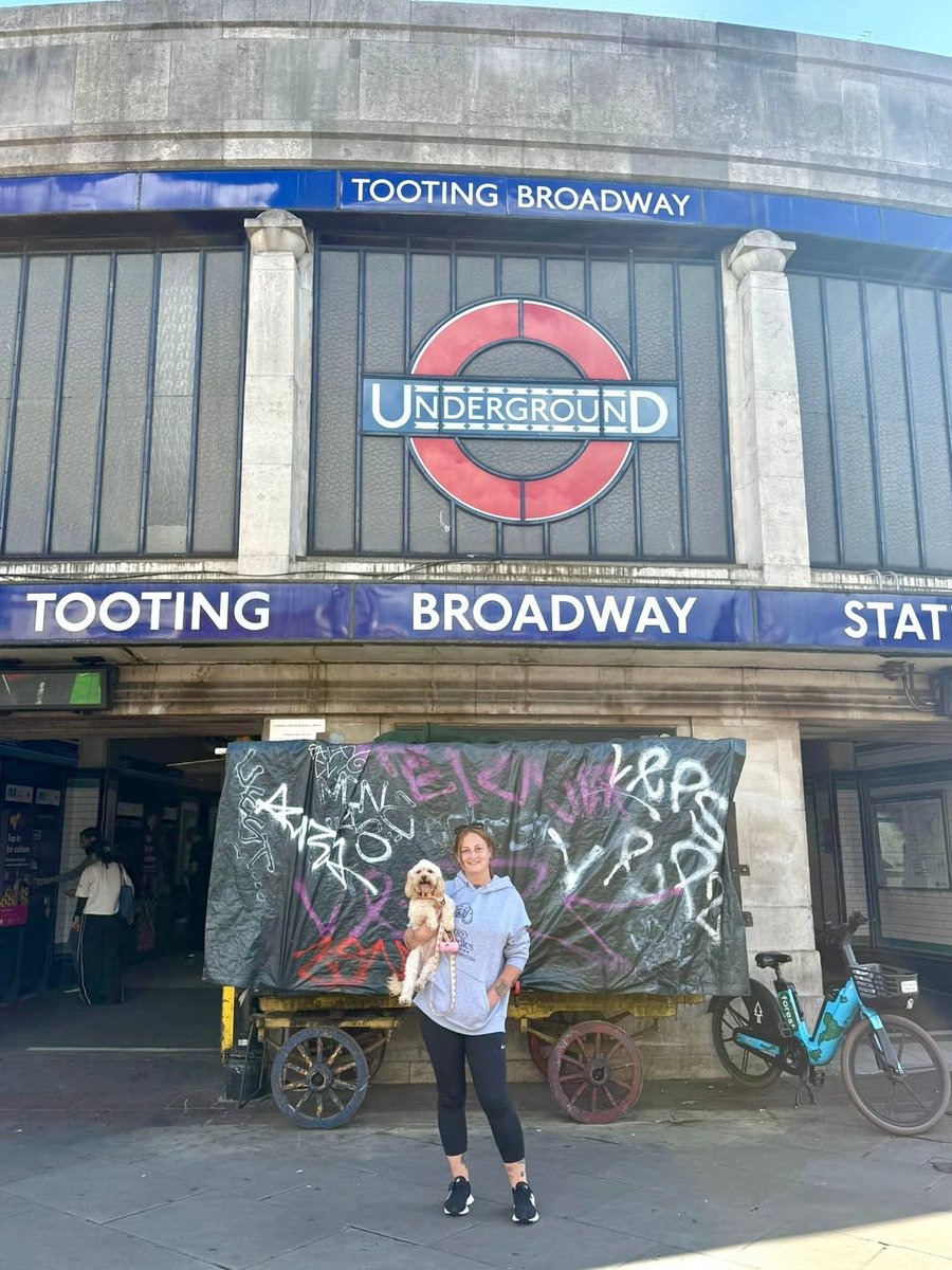tootingnewsie's tweet image. NEW TO #TOOTING: Local resident, Krystal, has launched Daisy Doodles Dog Grooming!
More info via @daisydoodlesgroomingltd (Instagram).
Congratulations and good luck, Krystal!