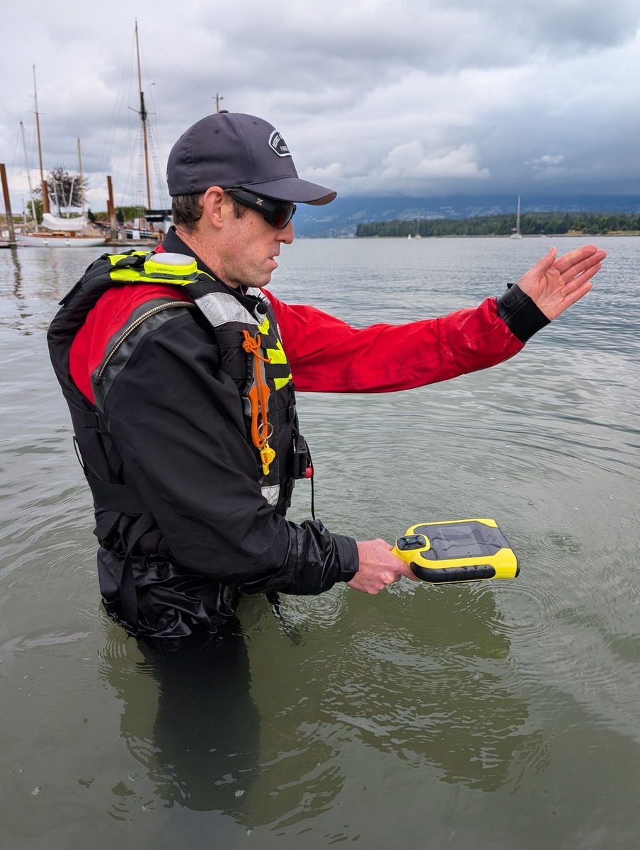We've talked to a lot of fire rescue personnel. The thing they want most is the chance to save a life. In water rescue, speed is often the deciding factor between a rescue and a recovery. AquaEye Pro gives location info quickly, so that they have that chance.

#firerescue #sonar