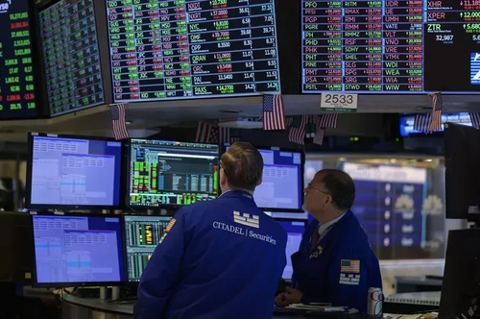 Public companies in the U.S. report their earnings every quarter to the public. They may use tactics to make sure their bottom line doesn't disappoint. As an investor, knowing what to look out for can help you make better decisions  advisorstream.com/read/5-tricks-…