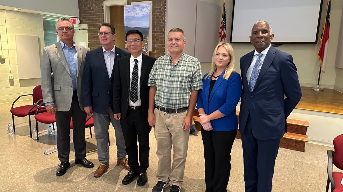 NCCommerce's tweet image. @NC_Governor Stein announced #EcoKingSolutions, a manufacturer of sustainable paper products, plans to build its first North American factory in Robbinsville, NC. This project will invest $80.5 million and create 515 jobs in #GrahamCounty.

More: lnkd.in/eJE5Ypxt

#MFG