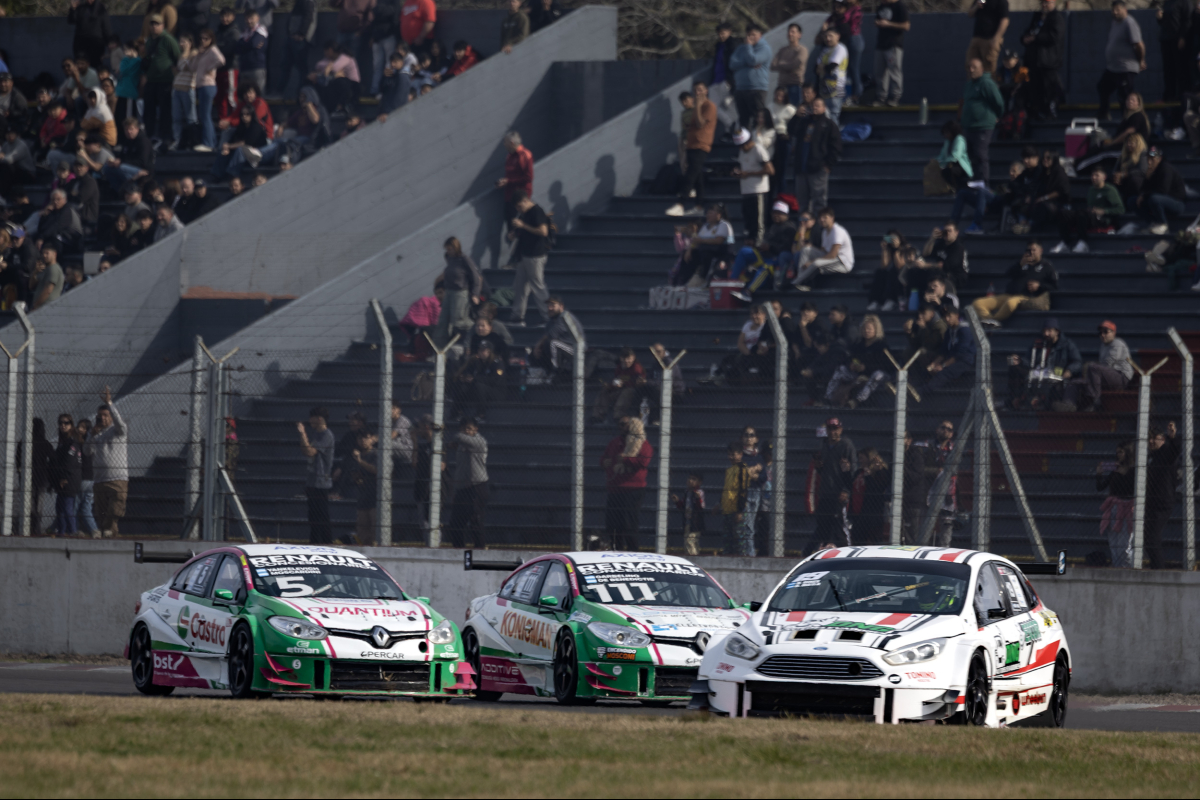 acpacturcar2000 (@acpacturcar2000) on Twitter photo El receso del JM Motorsport dio resultado. La escuadra de Mataderos tuvo una tarea de menor a mayor en Buenos Aires y los Ford de los binomios de Gines-Massa y Frano-González completaron la exigencia y se posicionan con otra expectativa para el futuro 🏁
📸 <a href="/agenciava/">Agencia VA</a> El receso del JM Motorsport dio resultado. La escuadra de Mataderos tuvo una tarea de menor a mayor en Buenos Aires y los Ford de los binomios de Gines-Massa y Frano-González completaron la exigencia y se posicionan con otra expectativa para el futuro 🏁
📸 <a href="/agenciava/">Agencia VA</a>
