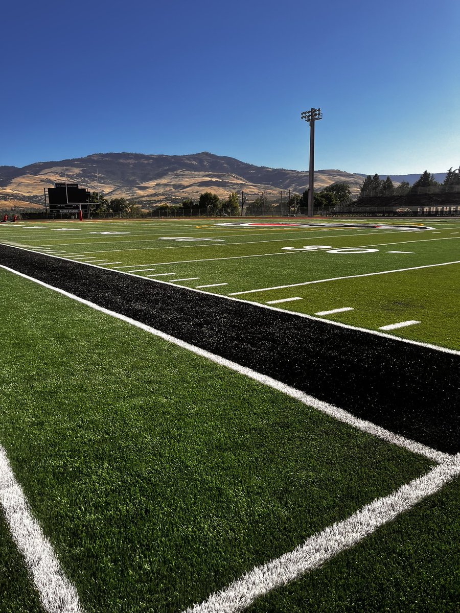 DmarcisG2026's tweet image. I had a wonderful visit to SOU last week. Thank you to all the staff for your hospitality in hosting my family and me❤️🖤
#We
#GoRedRaiders
#SOU