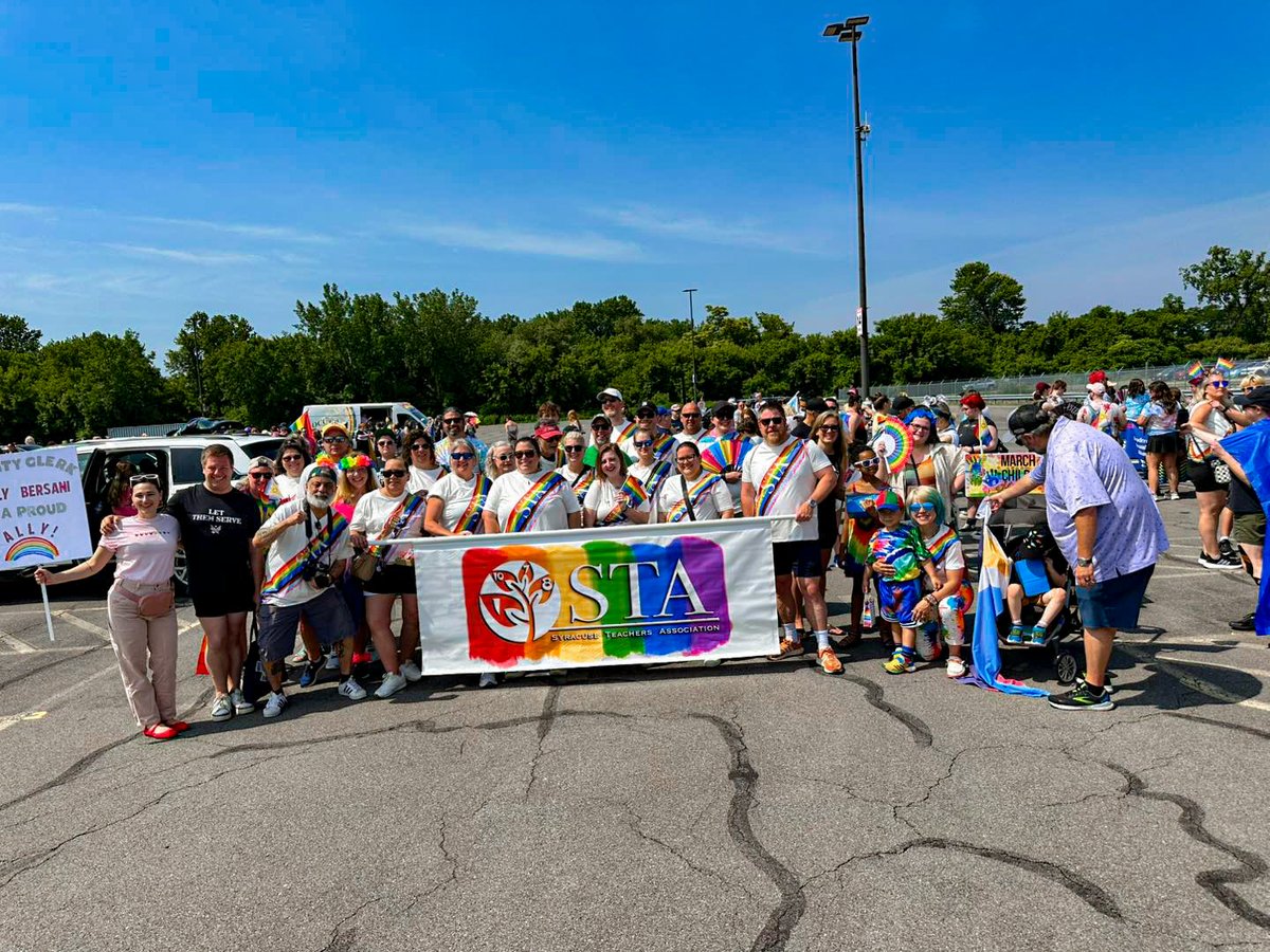 nysut's tweet image. This weekend’s Pride parades in Rochester and the Bronx brought educators together with LGBTQ students, families and allies for a day of inclusive fun.
Here are some final photos from around NY celebrating #Pride! Thank you to everyone who attended these fun-filled events🏳️🌈