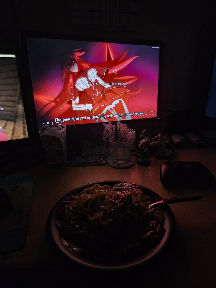 MasterTimer99's tweet photo. Dinner and entertainment https://t.co/uVXyqb5vTi