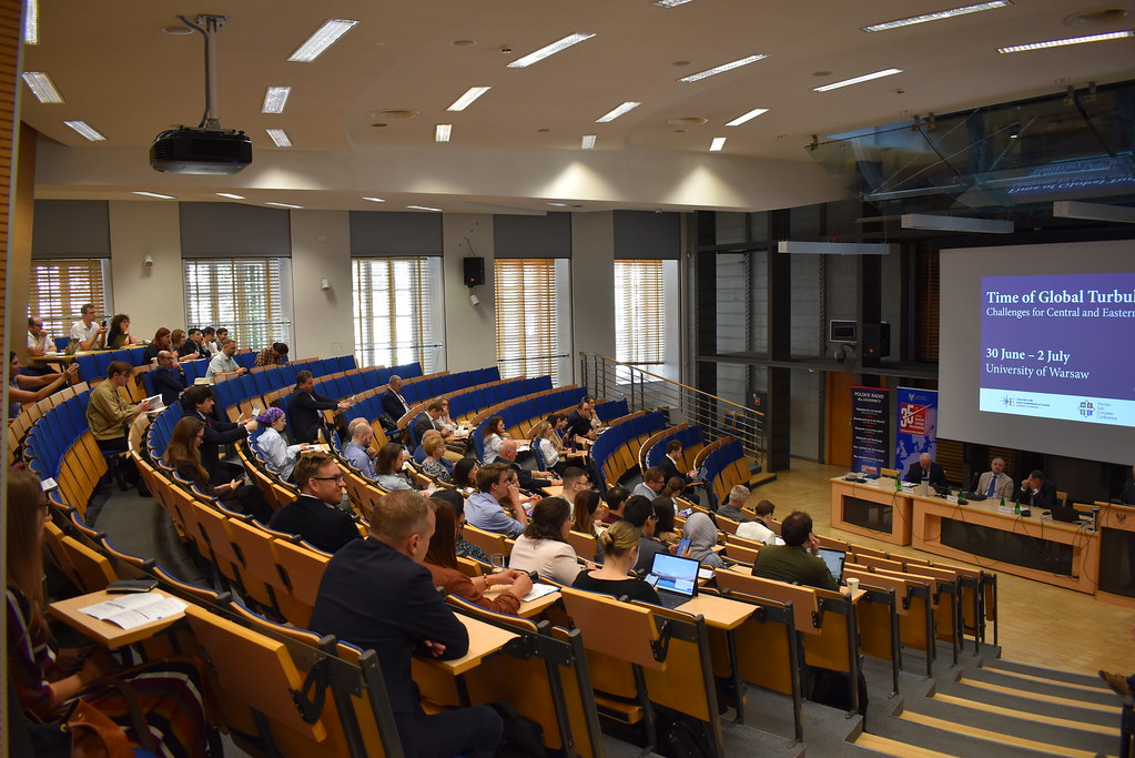 📻„Czas globalnych turbulencji: wyzwania dla Europy Środkowej i Wschodniej” to hasło konferencji Warsaw East European Conference #WEEC2025, która odbyła się na <a href="/UniWarszawski/">Uniwersytet Warszawski</a> na początku lipca - relacja Ukraińskiego Radia ▶️
ukr.radio/schedule/play-…