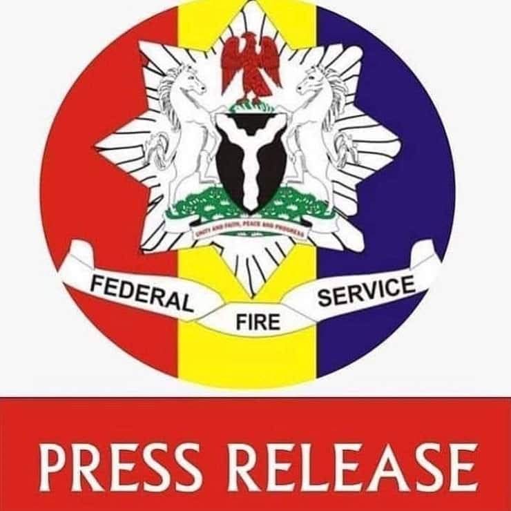 Fedfireng's tweet image. PRESS RELEASE
FEDERAL FIRE SERVICE LAUNCHES MODERN HANDHELD RADIOS TO BOOST EMERGENCY RESPONSE
In a bid to enhance communication efficiency and reduce response time to emergency situations, the Federal Fire Service (FFS) has launched a new set of modern handheld walkie-talkies.…