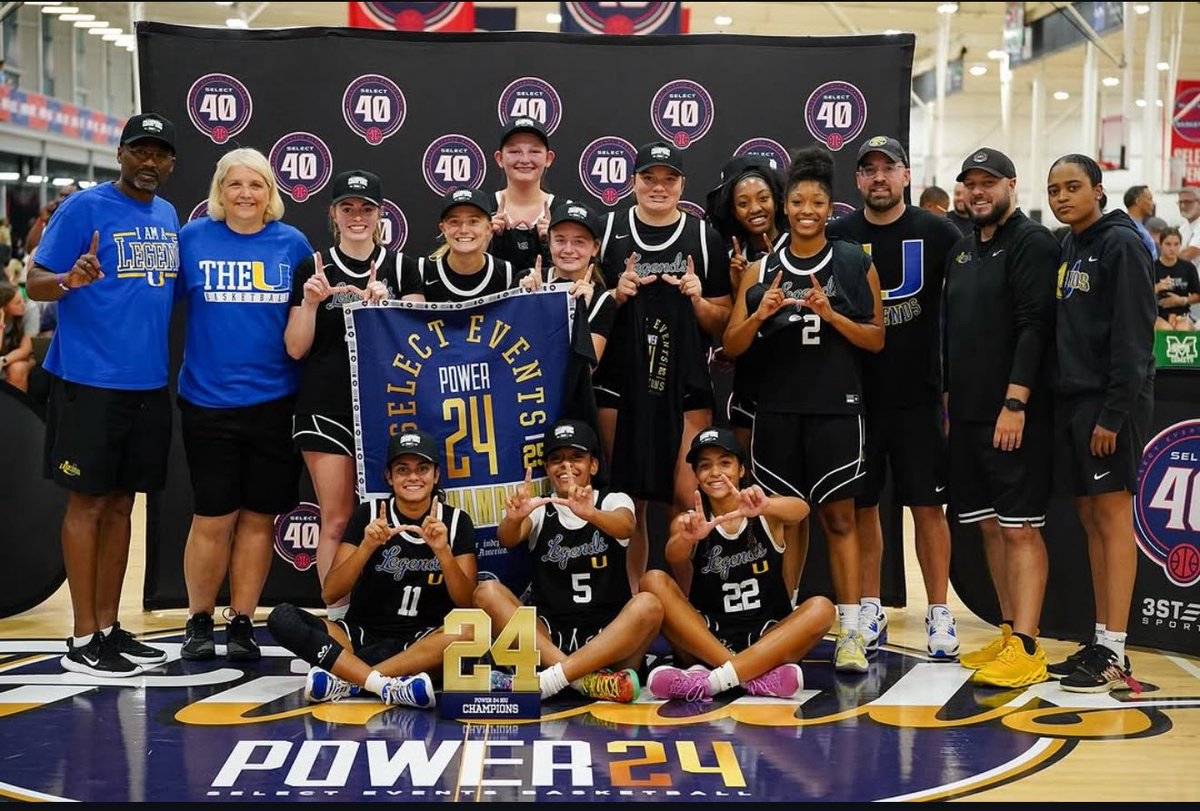 reece_hackney's tweet image. So thankful to be apart of such a wonderful team and program!! P24 champs and 29-1 seasonπ₯π₯Thank you ππ@BryceMcKey @Leges_Bball @DrewFladung @MNDCougsBBall