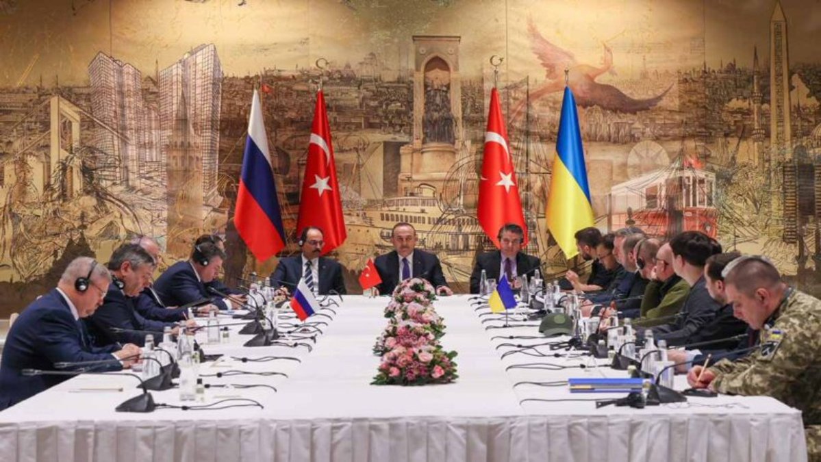 ElUniversal's tweet image. Rusia y Ucrania retoman este miércoles negociaciones de paz en Türkiye
La Presidencia de Turquía ha confirmado que Ucrania y Rusia celebrarán, este miércoles, una tercera ronda de negociaciones de paz en Estambul.
La reunión de las delegaciones de ambos países tendrá lugar en…
