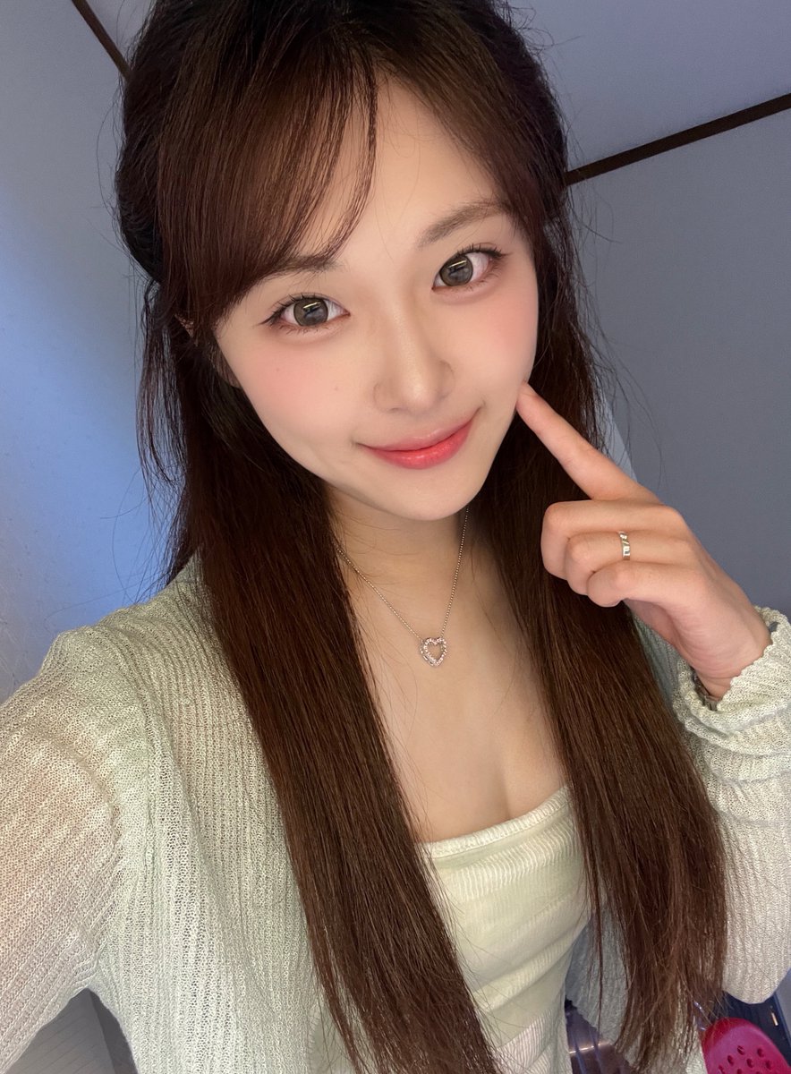 리리보고 더위 날려용🩵🪽
あついのあついの飛んでいけ〜！

#RIRIKA #리리카 #リリカ 
#ILY1 #아일리원 #アイリーワン