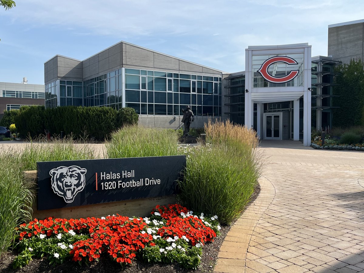 LarryMayer's tweet image. Bears kick off training camp today at Halas Hall! (This is my 34th Bears camp.) GM Ryan Poles and HC Ben Johnson will speak to the media this afternoon. First practice is tomorrow.