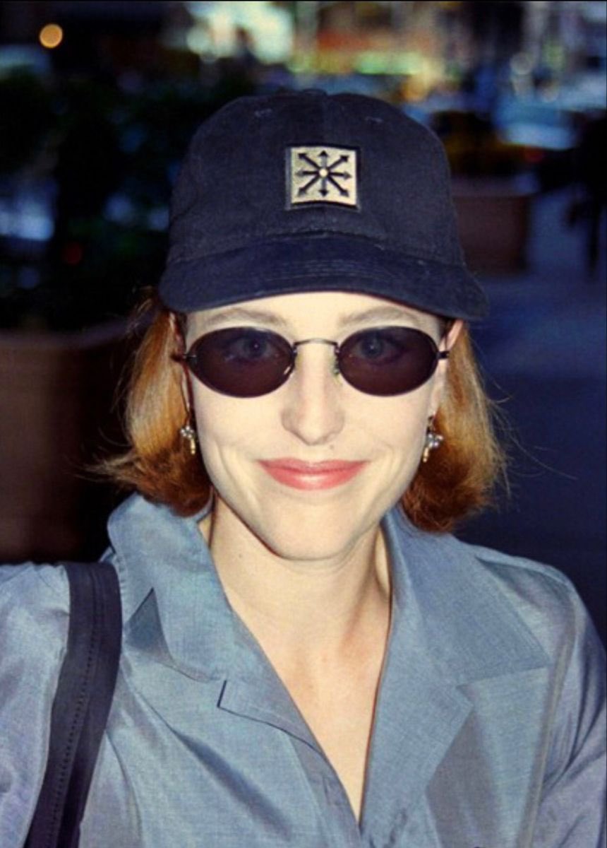 lemonsgardenn's tweet image. one thing she’s going to do is rock a cunty little pair of sunglasses