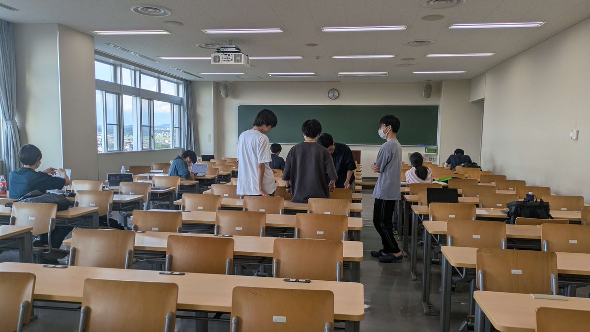 本日、前期最後のサークル活動を行いました。