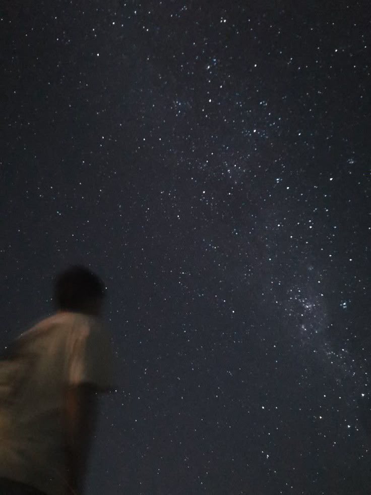astro4pics's tweet photo. Contemplating the stars ✨ https://t.co/AFdy5upPmc