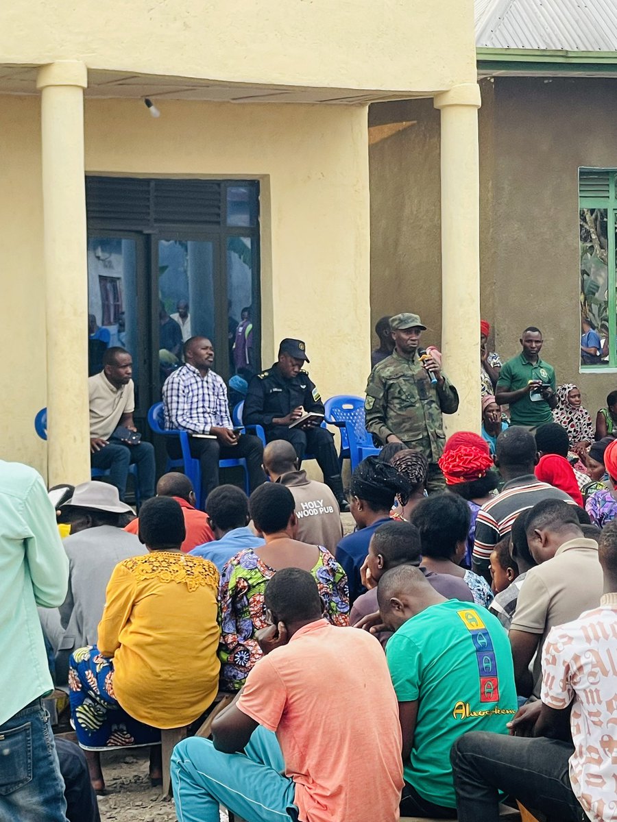 BamenyaJ63028's tweet photo. UBUKANGURAMBAGA 
Mobilization 
Umurenge wa Rubavu 
Akagari Ka Rukoko
Umudugudu we’ İsangano 
. Ikoreshwa Ry’Umupaka
. Imyitwarire yabanyeshuri Mu biruhuko 
. Kwimakaza indagagaciro  na Kirazira 
#VisitRwanda
#VisitRubavu https://t.co/avfQKsHWiN