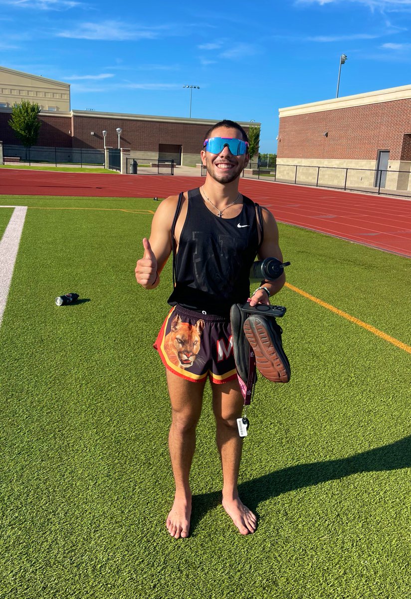 Always good to have alumni come back and visit! Shoutout to recent graduate Matt Kasenic for helping pace our athletes for their 2 mile time trial today 🥳👏🏼