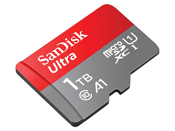 Bigwinar's tweet image. YOU'RE NOW A DATA CENTRE, A MOBILE ONE!
One thing that is certain about technology is its evolution.
First slide is an image of the first commercial computer with a storage capacity of less than 5MB.
Second slide is an image of an SD card with a storage capacity of up to 1TB.…