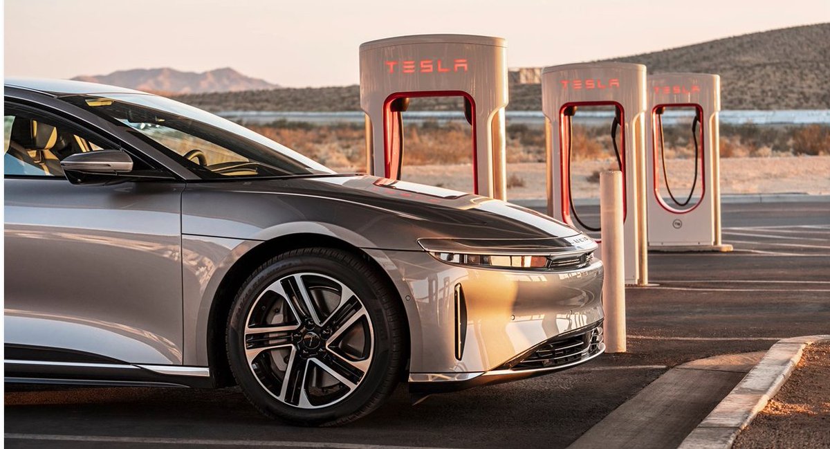 herbertong's tweet image. 🚨NEWS: All Lucid Airs Gain Access to 23,500+ Tesla Superchargers
Lucid Air owners will gain access to Tesla’s Supercharger network starting July 31 via a $220 adapter.
With up to 200 miles of range added per hour, this move boosts long-trip confidence. Lucid also updated its…