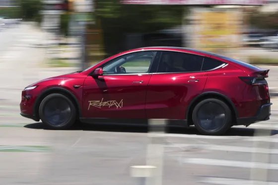 w1991e's tweet image. JPMorgan tested Tesla Robotaxi service in Austin, concluded its “solid” & “safe” after full-day trial.