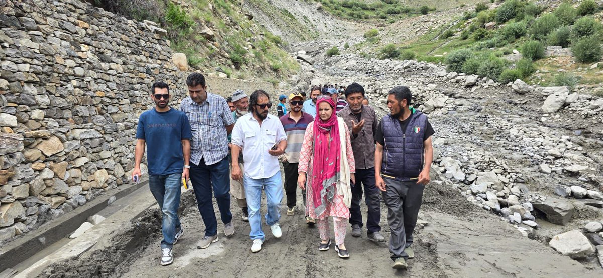 hadisirjames1's tweet photo. Visited Gongma Purtikchey Nallah after the cloudburst on July 21 to assess damage. Spoke to locals, assured immediate relief &amp; early restoration of water, roads &amp; irrigation. Directed all departments for swift, coordinated action. Grateful to all officials who joined.@DIPR_Kargil https://t.co/9UcsvyqwLO