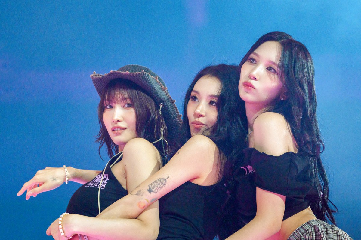 twicerunner's tweet image. 250720 트와이스 콘서트 This is for 모모, 미나,채영
#트와이스 #모모 #미나 #채영
#TWICE #MOMO #MINA #CHAEYOUNG #TWICE_THISISFOR_WORLD_TOUR