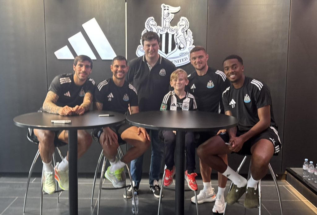 Sam Mulliner (@sammulliner) on Twitter photo Well me and Charlie were very lucky people today!!! 🖤🤍#NUFC🖤🤍 Well me and Charlie were very lucky people today!!! 🖤🤍#NUFC🖤🤍