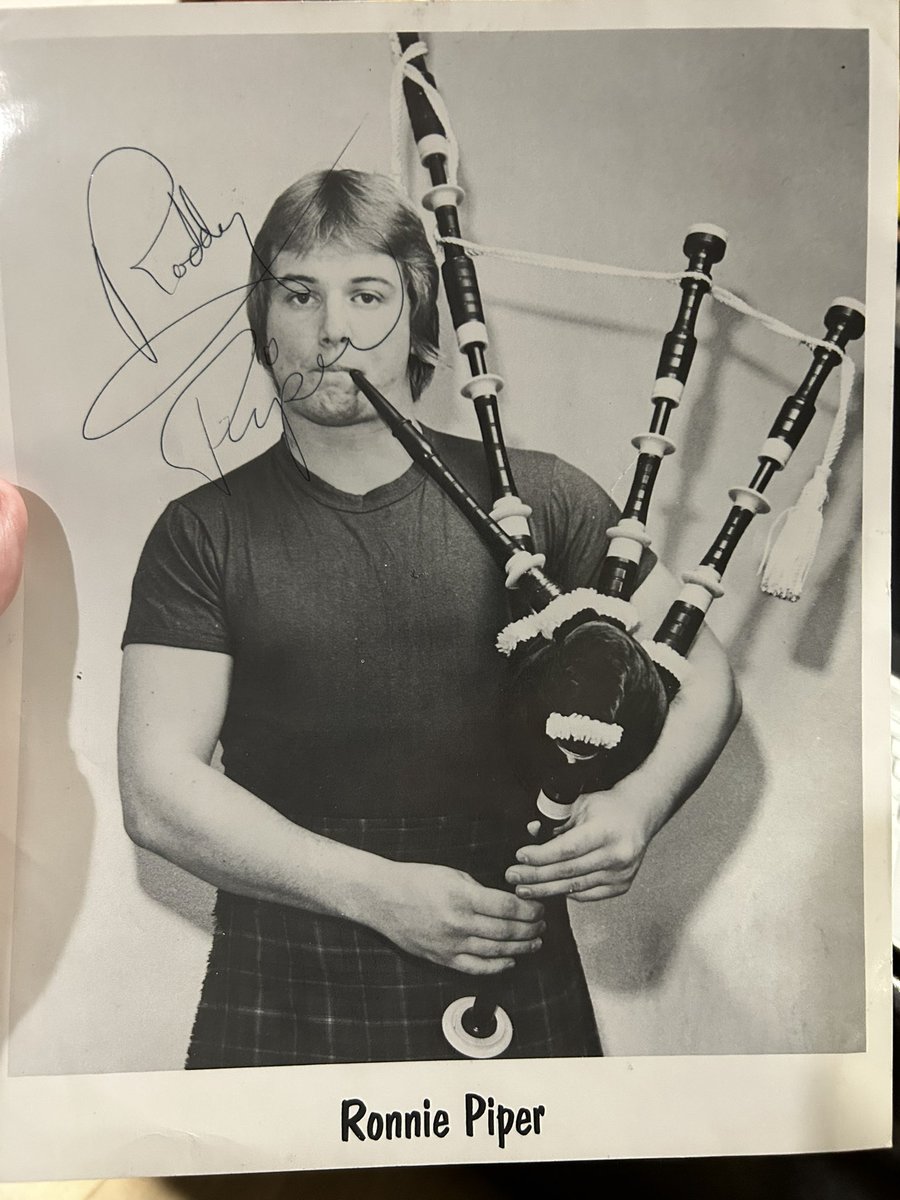 BarryHatchet's tweet image. Thrilled to add this 1975 original “Ronnie Piper” promo photo to my collection. Signed while Roddy was working for NWA Big Time Wrestling (pre World Class) in Texas. @kittytoombs