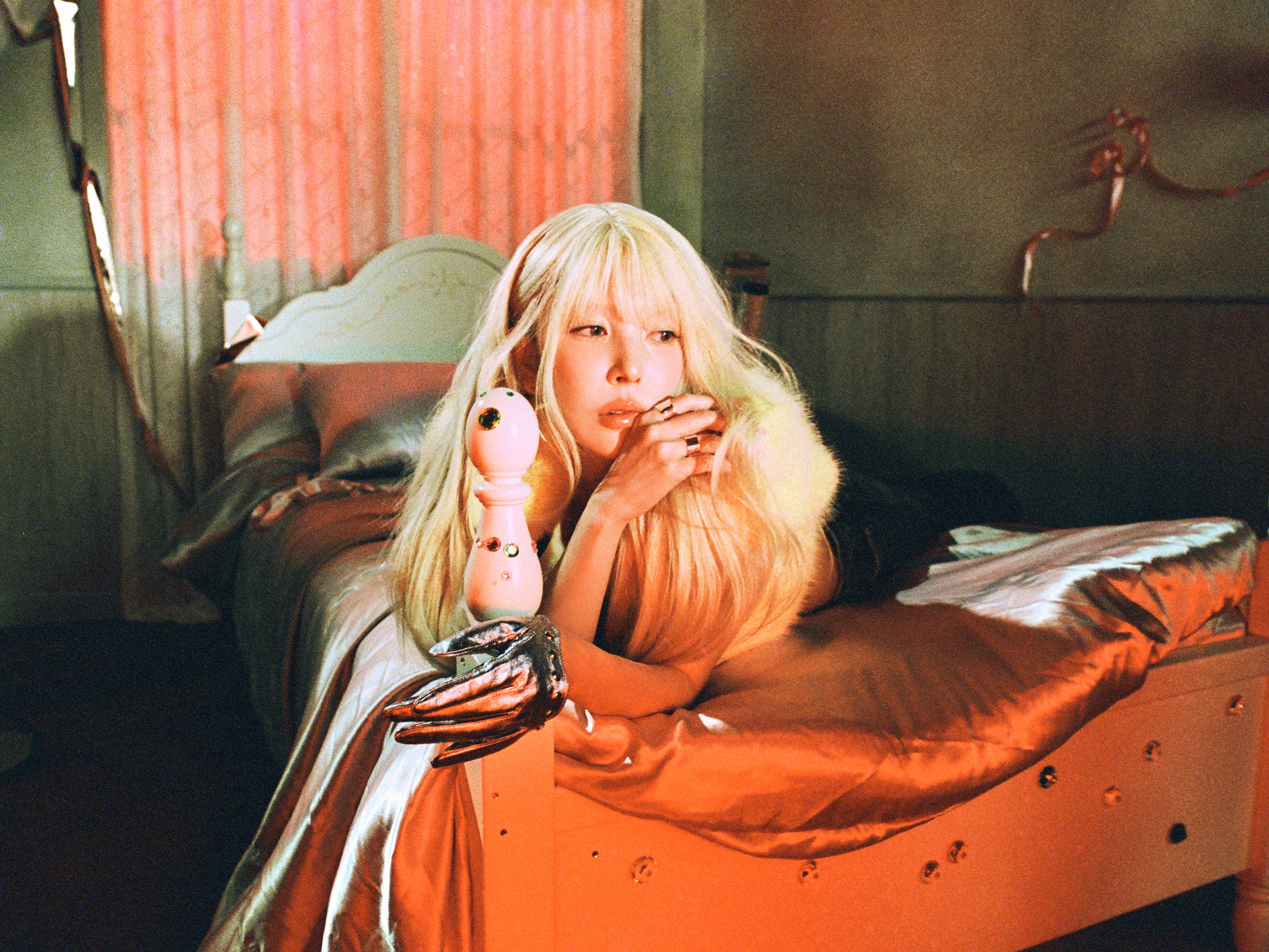 GweBsQ-bEAMZQxW?format=jpg&name=4096x4096