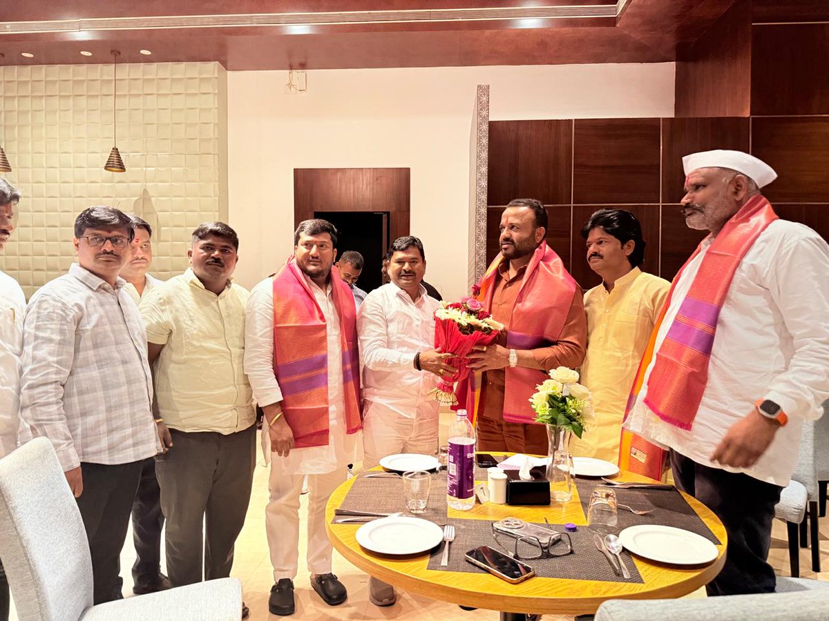 GopichandP_MLA's tweet image. आज विटा येथे महाराष्ट्र राज्याचे ग्रामविकास मंत्री मा. ना. श्री. जयाभाऊ गोरे साहेबांचे मनःपूर्वक स्वागत केले.
यावेळी भाजपा जिल्हाध्यक्ष सम्राट महाडिक, मा. आमदार पृथ्वीराज देशमुख, मा.सभापती ब्रम्हानंद पडळकर, संदीप गिड्डे उपस्थित होते
#JaykumarGore
#GopichandPadalkar