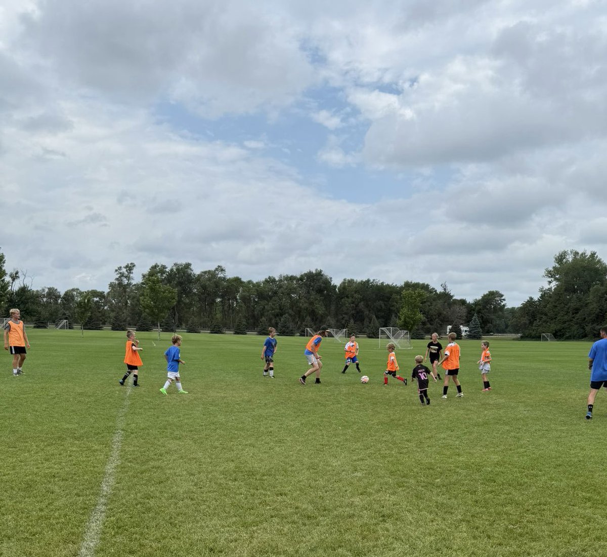 DWTigerMSOC's tweet photo. We had a blast at our soccer camps these past couple weeks! ⚽️

Huge thanks to Cattleman’s for keeping everyone fueled with their awesome food! 

Get ready for our first indoor futsal camp this winter – dates and registration coming soon! 

#letsgotigers 🐅 https://t.co/HV5eNgdURS